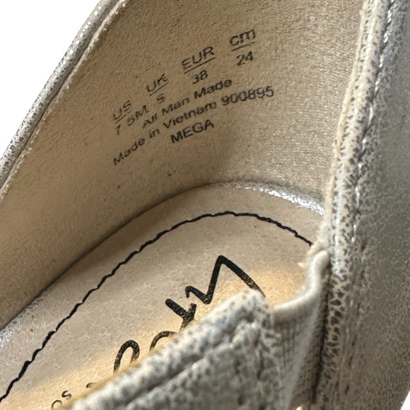 LifeStride Mega Strappy Sandals Silver Metallic Heels Wedding Party Sz 7.5M NWOT - Picture 12 of 12